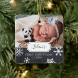Adorno De Cerámica Primer Chalkboard navideño de foto bebé de Navidad<br><div class="desc">Mi primera Navidad con copos de nieve en un fondo de pizarra y diseño de ornamentos de fotos se puede personalizar con el nombre del bebé y el año de nacimiento. Incluye una segunda foto en la parte posterior.</div>
