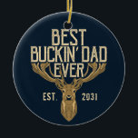 Adorno De Cerámica Primer Día del Padres Mejor Papá Buckin<br><div class="desc">"El mejor papa negro de la historia". Guay para cazar papás y abuelitos amantes de las barbacoas a los que les encanta la aventura en la naturaleza. Perfecto para cualquier época del año como regalo,  pero sobre todo durante las vacaciones</div>