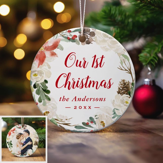 Adorno De Cerámica Primer invierno navideño Marfil Floral Wreath Foto (Sample)