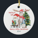 Adorno De Cerámica Primer Papá Noel de Navidad y foto de los ayudante<br><div class="desc">Ornamento de fotos de navidades para la primera Navidad del bebé. El diseño presenta un bonito ilustracion acuático de Santa y sus ayudantes con un árbol de navidad decorado y trineo con regalos envueltos. La tipografía caprichosa dice "[el nombre del bebé es el primero] Merry Little Navidades" que puedes personalizar,...</div>