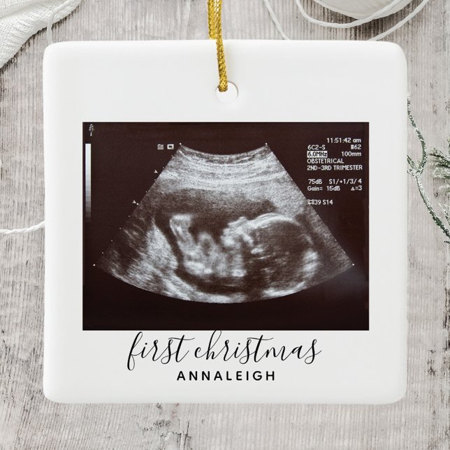Adorno De Cerámica Primer Personalizado de fotografía de ultrasonido  (First Christmas Baby Sonogram Custom Square Ceramic Ornament)