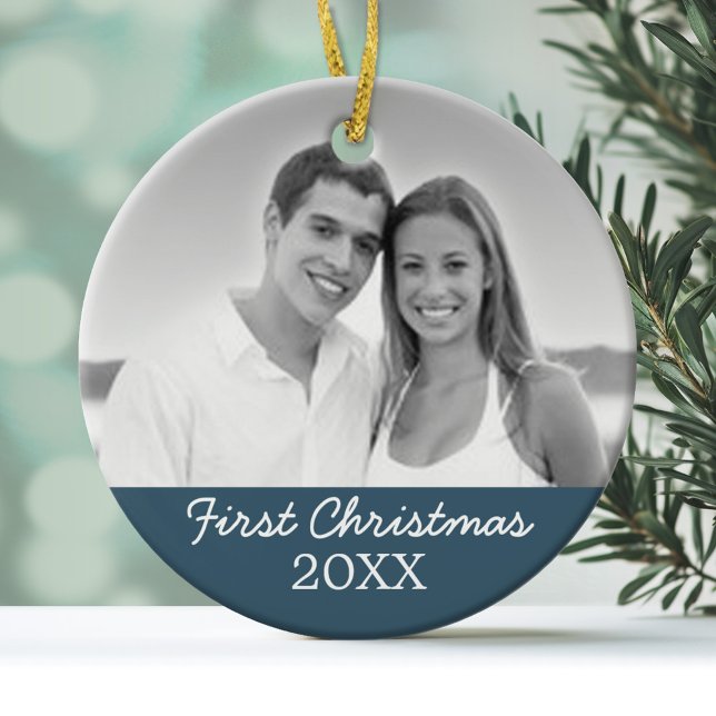Adorno De Cerámica Primera foto de Navidad - De un solo lado (Personalized Wedding Photo Ornament)