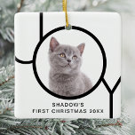 Adorno De Cerámica Primera foto de Personalizado Gato Gatito Gatito G<br><div class="desc">Este primer ornamento de fotos de Navidad de este gato está decorado con la palabra JOY en blanco y negro. Fácil personalizable con la foto,  nombre y año de tu mascota.</div>