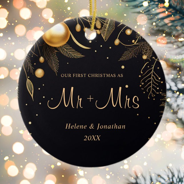 Adorno De Cerámica Primera Navidad casada con pareja moderna elegante (First Christmas Married Modern Elegant Couple Ceramic Ornament)