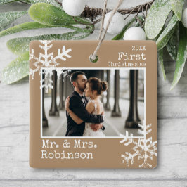 Adorno De Cerámica Primera Navidad Casados Foto Marrón