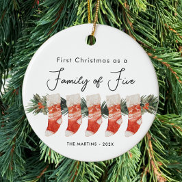 Adorno De Cerámica Primera Navidad como familia de cinco medias