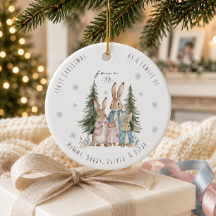 Adorno De Cerámica Primera Navidad como familia de cuatro conejos