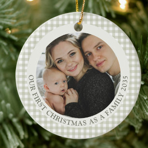 Adorno De Cerámica Primera Navidad como Familia en Verde Salvia a Cua