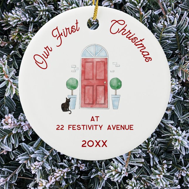 Adorno De Cerámica Primera Navidad en la nueva puerta acuática de un  (Personalized first Christmas in new home front door black cat address and year ornament)