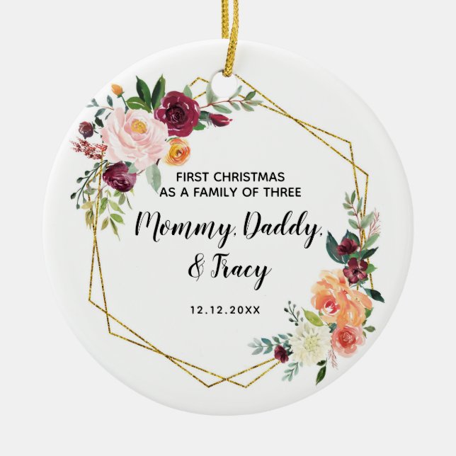 Adorno De Cerámica Primera Navidad personalizada como familia de tres (Frente)