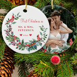 Adorno De Cerámica Primera Navidad Sr. y Sra. floral elegante foto<br><div class="desc">Navidades elegantes y clásicos de invierno con acuarela tradicional, con personalizado de , con una plantilla de ornamento con fondo botánico de coral rojo, borgoña y verde con pinos estacionales, ramas de abeto, bayas huecas, aves cardinales y hojas de vegetación, y un guión moderno de tipografía a la moda sobre...</div>