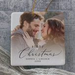 Adorno De Cerámica Primeras parejas de Navidad Delicadas, foto de Kee<br><div class="desc">Esta delicada primera pareja navideña conserva el adorno de cerámica fotográfica es la perfecta decoración moderna de los árboles navideños. El romántico diseño minimalista presenta una bonita y elegante tipografía negra con un aspecto limpio y sencillo. Personaliza tu adorno de doble cara con un foto, tus nombres y el año....</div>