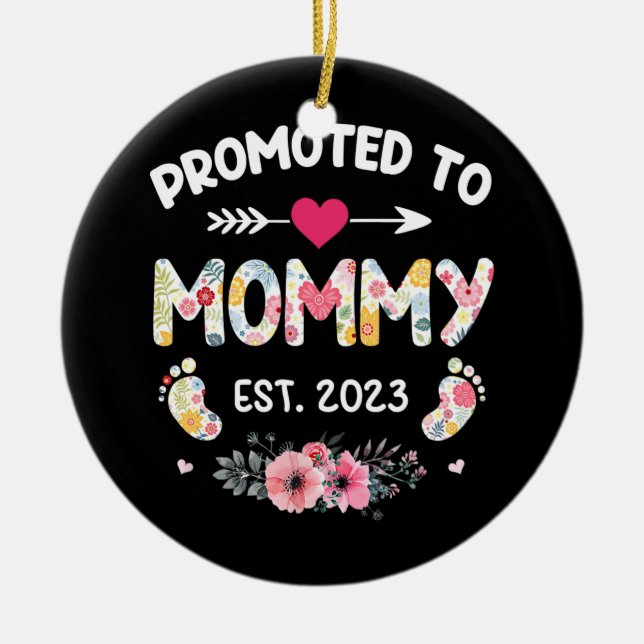 Adorno De Cerámica Promovido a mamá 2023 pronto para ser nueva mamá (Frente)