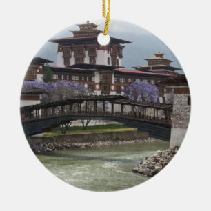 Adorno De Cerámica Puente en cantidades cerca del palacio Punakha Dzo