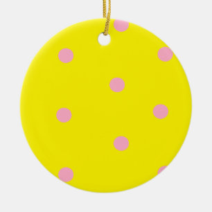 Adorno De Cerámica Punto de polka rosa sobre amarillo