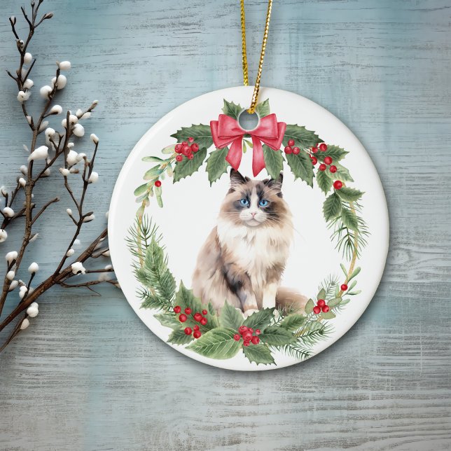 Adorno De Cerámica Ragdoll Cat Red Bow Holly Wreath Ceramic (Subido por el creador)