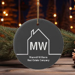 Adorno De Cerámica Real Estate Company Personalized Gray Realtor<br><div class="desc">Este adorno navideño personalizado y gris oscuro del inmobiliario es sencillo y sutil con tu monograma y el nombre de la compañía inmobiliaria en blanco. Cuenta con una moda con un minimalista contorno blanco de una casa. Regalos modernos de marketing de negocios.</div>