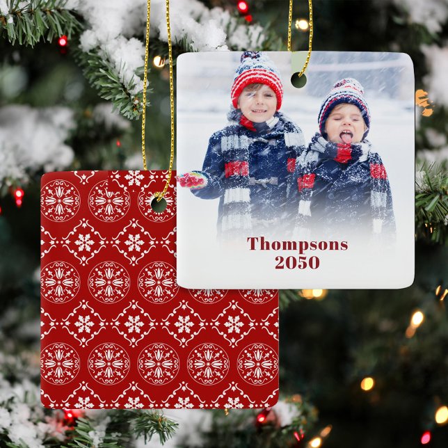 Adorno De Cerámica Red Snowflake Photo Custom Red Snowflake (Red and white snowflake pattern with photo template.)