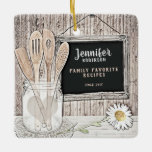 Adorno De Cerámica Retro Chalkboard, Mason Jar y Daisy<br><div class="desc">Añada un nombre y más para personalizar este encantador diseño de cocina con pizarra,  tarro de albañil vintage,  utensilios de madera y margarita. Genial para la gente que ama cocinar. Obra de Amelia Carrie.</div>