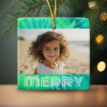 Adorno De Cerámica Retro MERRY - Verde azulado de tinte-empate - Foto<br><div class="desc">Navidades no convencionales diseñan con una apariencia de los años 70. FRENTE - La foto con la palabra "MERRY" está en una fuente retro que coordina con el fondo no tradicional. Añade tu foto favorita a este diseño ecléctico y colorido. BACK - Patrón de tinte de anclaje retro en una...</div>