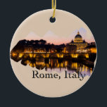 Adorno De Cerámica Roma, Italia: La ciudad romántica de noche<br><div class="desc">El sol se ha puesto sobre el río Tíber,  dejando a la ciudad de Roma,  Italia y la Ciudad del Vaticano brillando en las primeras horas de la noche. Roma es un destino de vacaciones romántico,  una visita obligada. Este adorno cerámico es totalmente personalizable y listo para ser personalizado.</div>