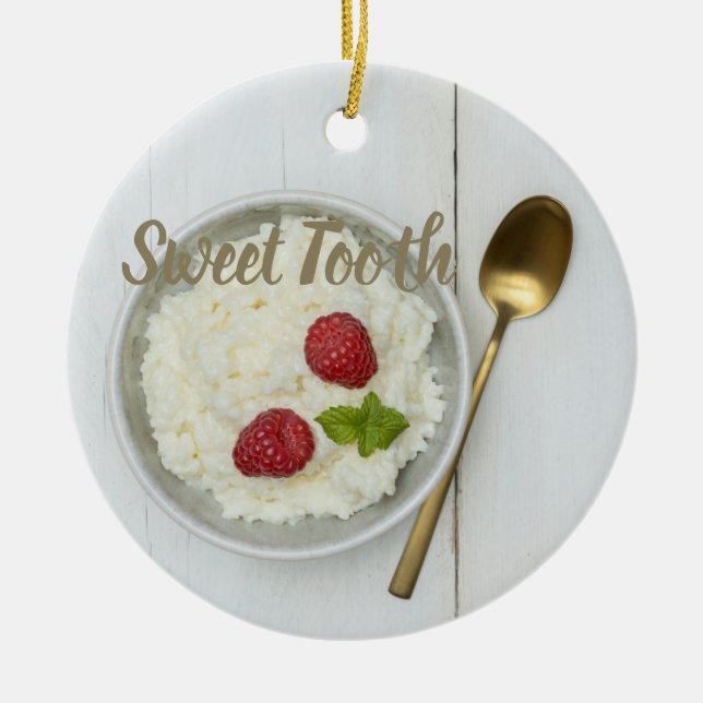 Adorno De Cerámica Ropa de arroz dulce con postre de frambuesas (Frente)