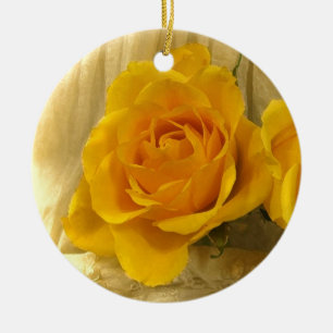 Adorno De Cerámica Rosa amarillo en cordón