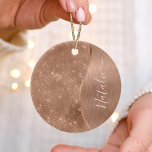 Adorno De Cerámica Rosa metálico Purpurina de oro personalizado<br><div class="desc">Personaliza fácilmente este adorno de cerámica con motivos de purpurina metalizado y glamoroso de color dorado con su propio nombre.</div>