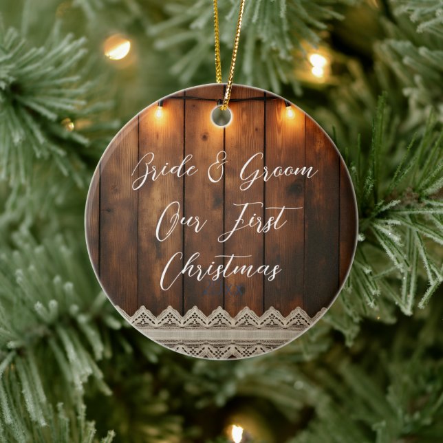 Adorno De Cerámica Rustic Wood and Lace Wedding First Christmas (Árbol)