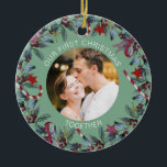 Adorno De Cerámica Sage First Christmas Together Personalizada Photo<br><div class="desc">El ornamento romántico para una pareja cuenta con hermosas coronas de Navidad y un fondo verde sabio. Personalice la plantilla con su fotografía,  nombres o texto personalizado. Puede cambiar el color de fondo si lo desea,  simplemente haga clic en "Editar usando la herramienta de diseño".</div>