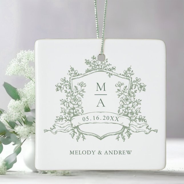 Adorno De Cerámica Sage Green Classic Floral Crest Wedding Photo (Subido por el creador)