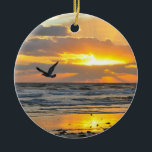 Adorno De Cerámica Salida del sol de la oferta del compromiso en el<br><div class="desc">Artículo hermoso con una foto de mi salida del sol del compromiso en la playa para hacer estallar la pregunta.</div>