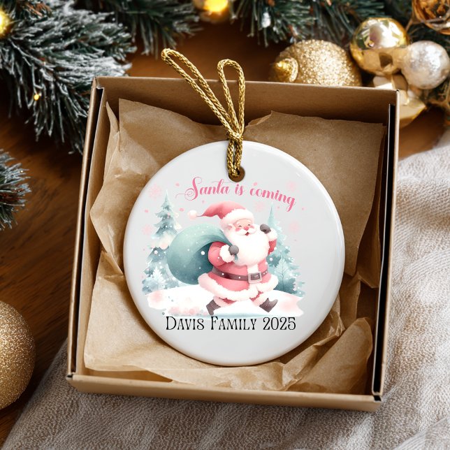 Adorno De Cerámica Santa Christmas Ornament (Cute Santa is Coming Christmas ornament. )
