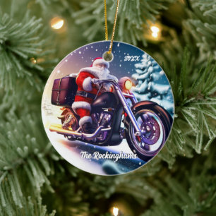 Adorno De Cerámica Santa en motocicleta en la nieve