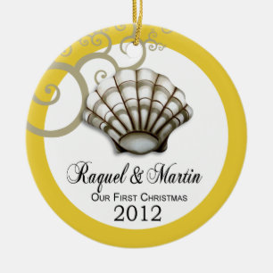 Adorno De Cerámica Seashell de lujo nuestro primer navidad