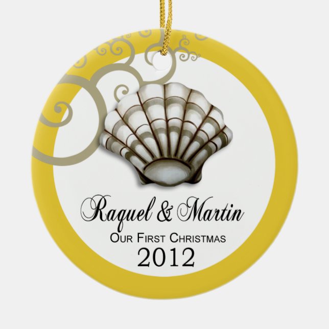Adorno De Cerámica Seashell de lujo nuestro primer navidad (Frente)