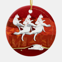 Seis Gatas Poniendo... Árbol de Navidad