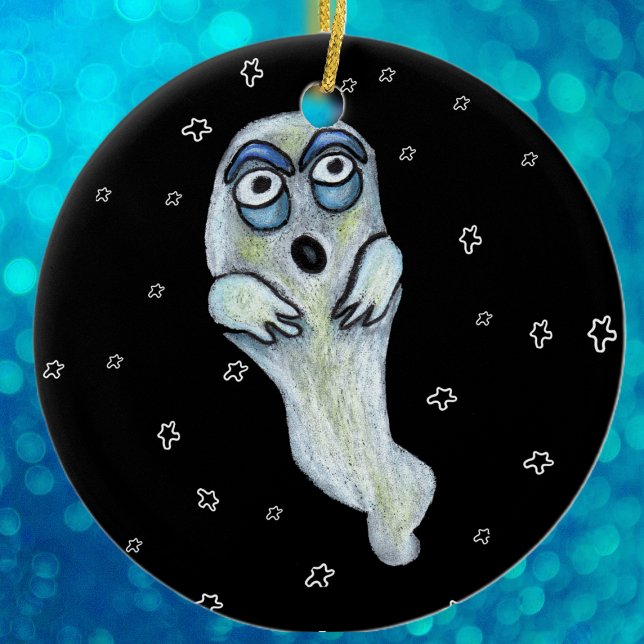 Adorno De Cerámica Silly Goofy Personalizado Ghost Big Eyes Stars (silly ghost blue eyes floating on white stars on black Halloween hanging ornament.)