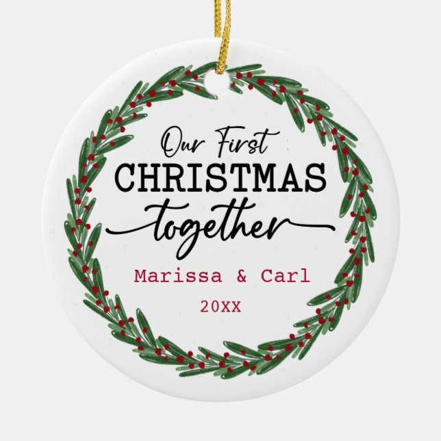 Adorno De Cerámica Simple Wreath Green Nuestra Primera Navidad Juntos (Frente)