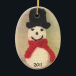 Adorno De Cerámica Snowman Ornament<br><div class="desc">Cada árbol de navidad necesita un muñeco de nieve hecho a mano o al menos una foto de uno,  ¿no estás de acuerdo? Aquí está el tuyo ahora</div>