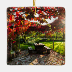 Adorno De Cerámica Sol a través de hojas de otoño, Croacia