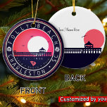 Adorno De Cerámica Souvenirs Folly Beach SC Retro Sunset Pier 60<br><div class="desc">Este retro muelle de playa Folly Beach del diseño del Vintage de Carolina del Sur hace un gran Navidad o regalo de cumpleaños para los aficionados a la playa de Carolina del Sur. El diseño retro de las vibraciones de verano es un regalo perfecto para los amantes de los viajes...</div>