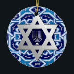 Adorno De Cerámica Star of David and Menorah Hanukkah Gift<br><div class="desc">Feliz Hanukkah | Feliz Chanukah. Estrella de Relieve metalizado plateado de David y Menorah Design Hanukkah Gift Ornaments con texto personalizado y año. Tarjetas y regalos coincidentes disponibles en la categoría Festividades Judías / Hanukkah de nuestra tienda.</div>