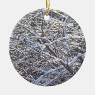 Adorno De Cerámica Sucursales de hielo con nieve en invierno