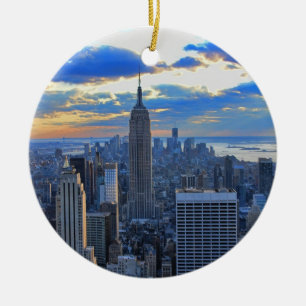 Adorno De Cerámica Tarde avanzada silueta de NYC mientras se acerca l