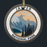 Adorno De Cerámica Tarjeta Vintage de viaje del Jasper National Park<br><div class="desc">Diseño artístico vectorial del Parque Nacional Jasper. El Parque es el parque nacional más grande de las Montañas Rocosas de Alberta.</div>