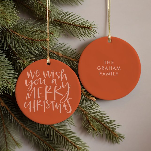 Adorno De Cerámica "Te deseo una Feliz Navidad" Cherry Red (Hand-lettered We Wish You a Merry Christmas carol family name red ornament)
