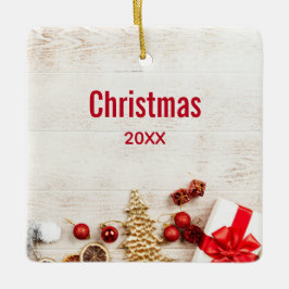 Adorno De Cerámica Temas de navidades en una pizarra de madera rústic