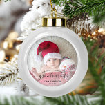Adorno De Cerámica Tipo Bola Abuelos de fotografía primer guión negro de Navida<br><div class="desc">Ayúdenles a celebrar a su primer nieto con este hermoso adorno moderno de keepsake. El texto fuera de negro dice "Nuestra primera Navidad como abuelos", con la palabra "abuelos" en un elegante guión de escritura a mano con florecientes antes y después. Reemplace fácilmente la imagen de ejemplo con su foto...</div>