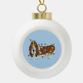 Adorno De Cerámica Tipo Bola Basset Hound Enredado En Luces De Navidad